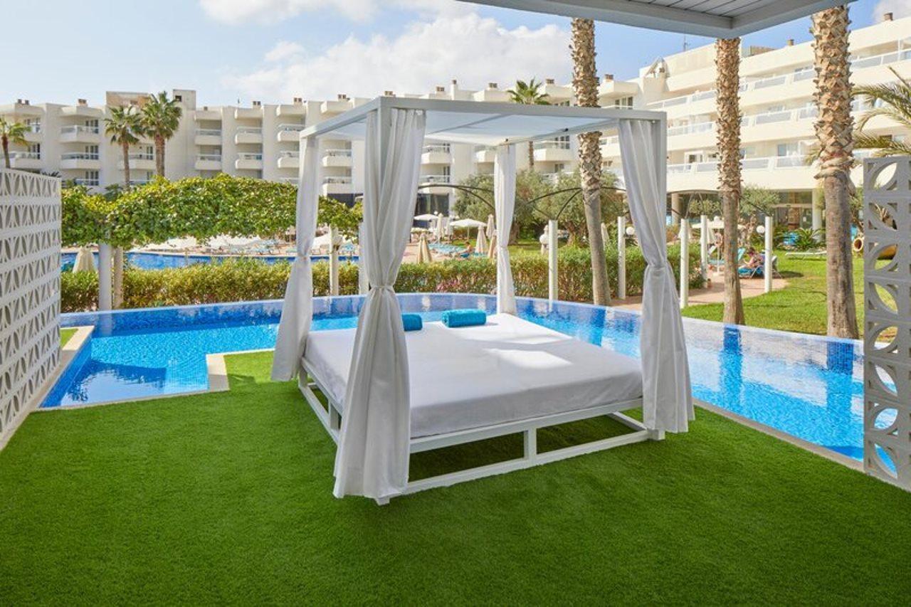 Aparthotel Tropic Garden Santa Eularia des Riu Eksteriør bilde