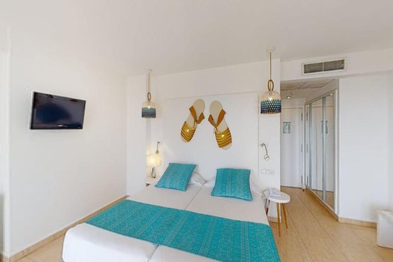 Aparthotel Tropic Garden Santa Eularia des Riu Eksteriør bilde
